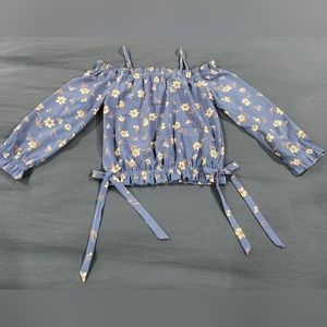 Lovely Floral Blouse Size Medium